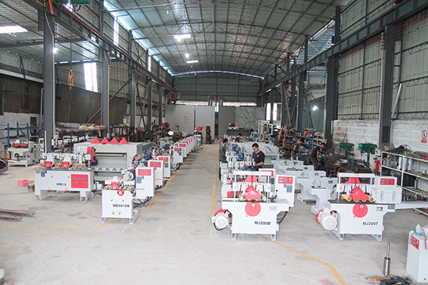米兰平台木工机械有限公司生产车间