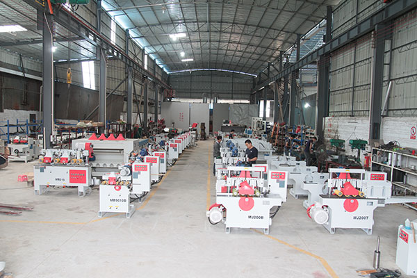 米兰平台木工机械有限公司装配车间